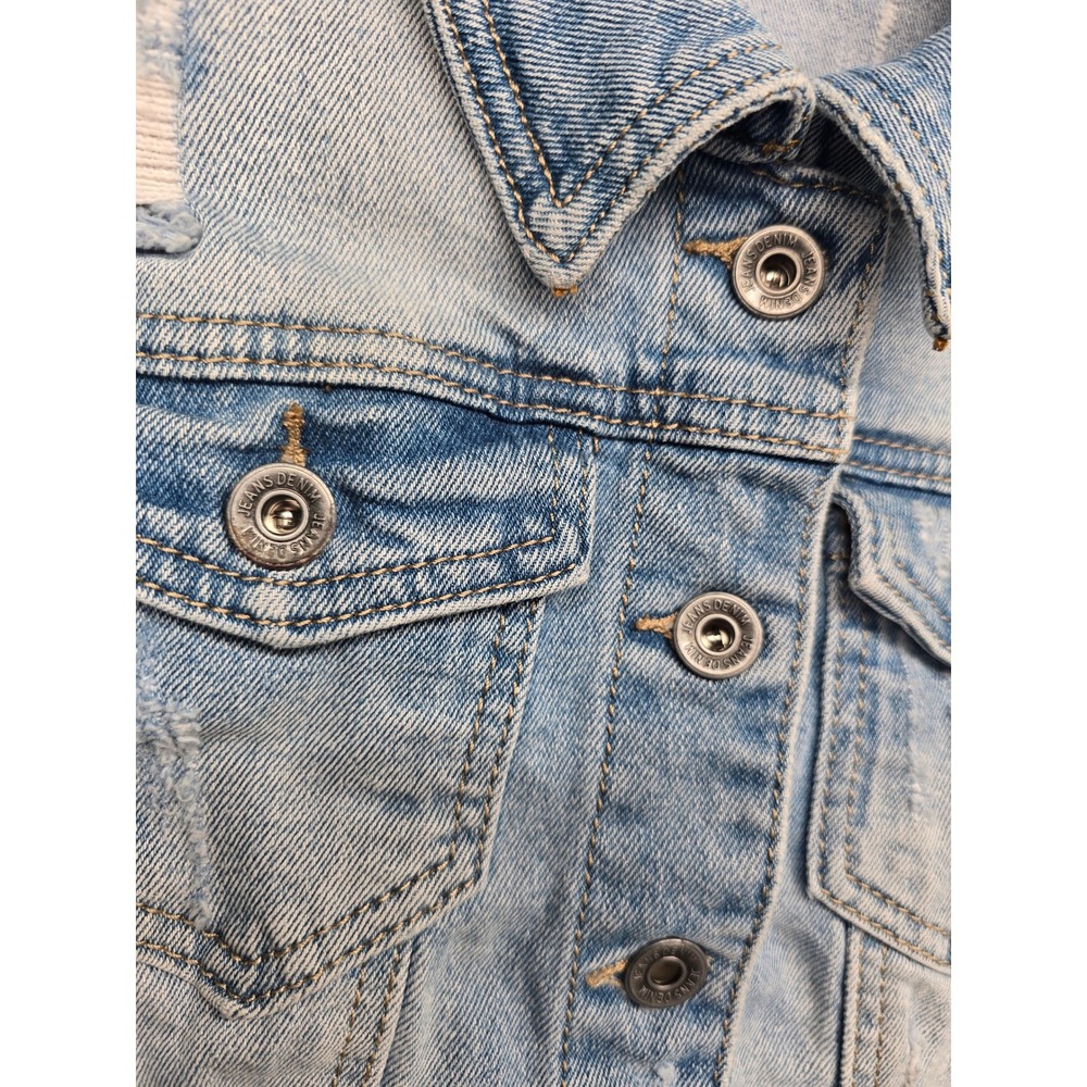 Q2 Premium Denim Light Wash Distressed Jean Jacket Women Medium M/42 Trucker